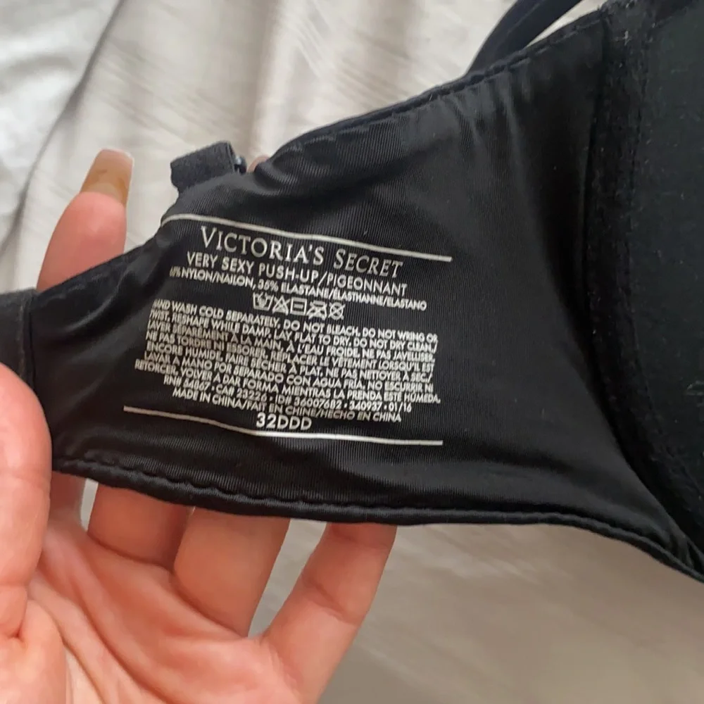 Victoria secret bra (2/50 bundle) - Picture 2 of 2